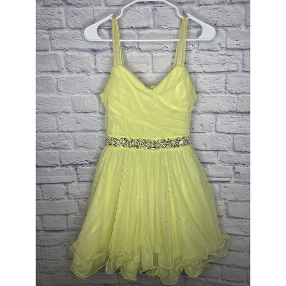 Trixxi Yellow Fit & Flare Formal HOCO Dress w/Beaded Belt & Full Skirt Size 13 - Picture 1 of 4